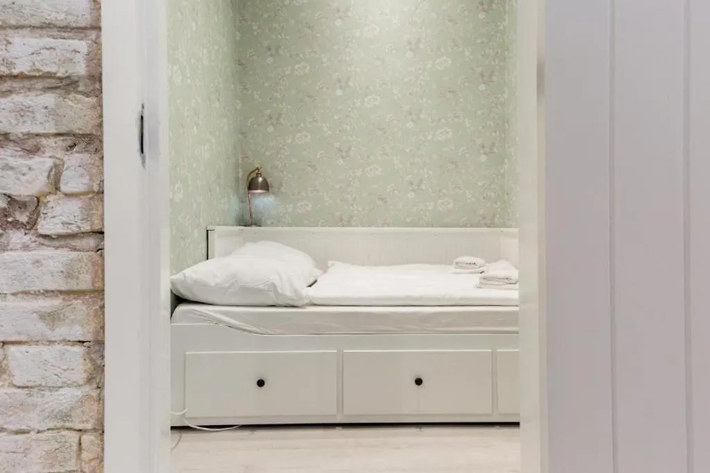 Vintage Vibe: Your Central City Escape Budapest Apartamento