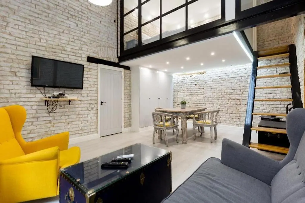 Vintage Vibe: Your Central City Escape Budapest Apartamento