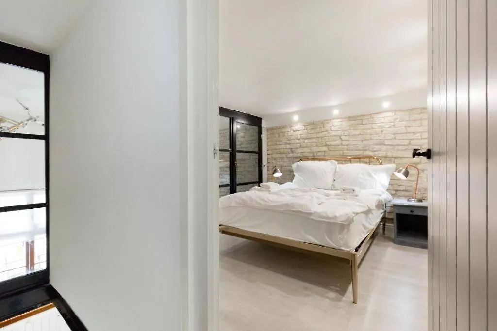 Vintage Vibe: Your Central City Escape Budapest